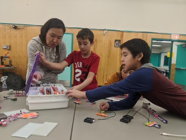 Hackspace NT - Youth work together at workshop