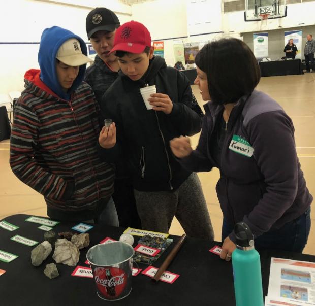 NWT Geological Survey's Kumari Shows Students Geology